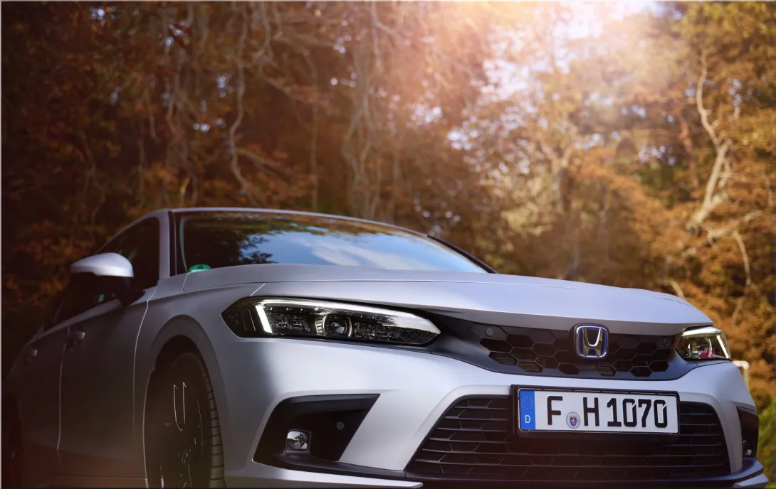 World’s Most Silver Honda Civic: A Shining Tribute to 25 Years of Hybrid Innovation