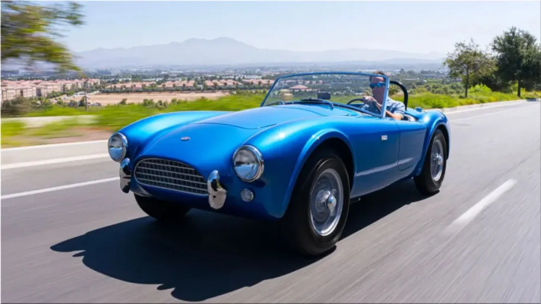 The Shelby Cobra CSX2000 Tribute Series Roadster: A Legacy on Wheels