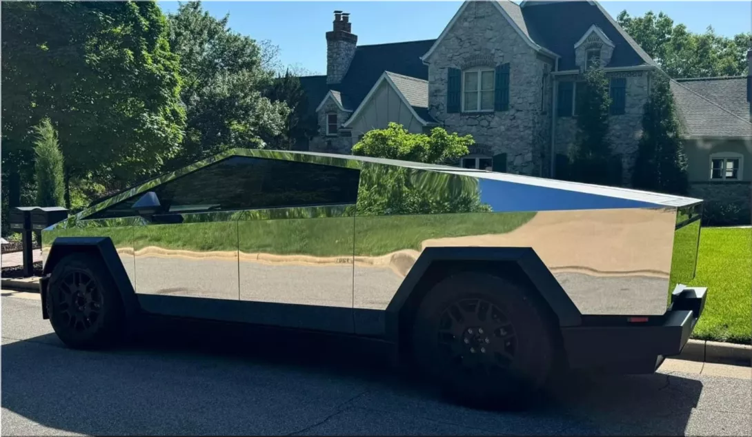 Chrome Tesla Cybertruck